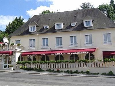 Logis Hotel Restaurant Du Commerce Pont-d'Ouilly Dış mekan fotoğraf